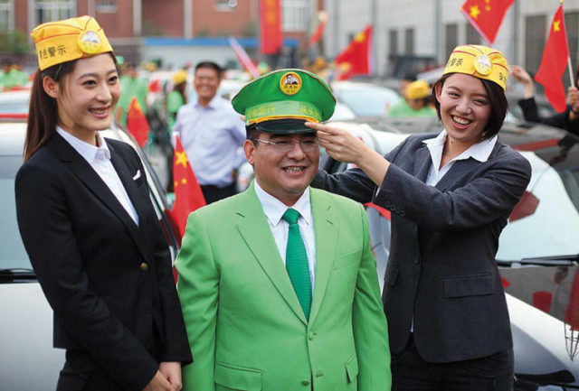 Philantropist Cheng Guangbiao donates forty-three Geely sedans to former owners of Japanese cars in Nanjing, 12 October 2012. Source: Aboluowang.com