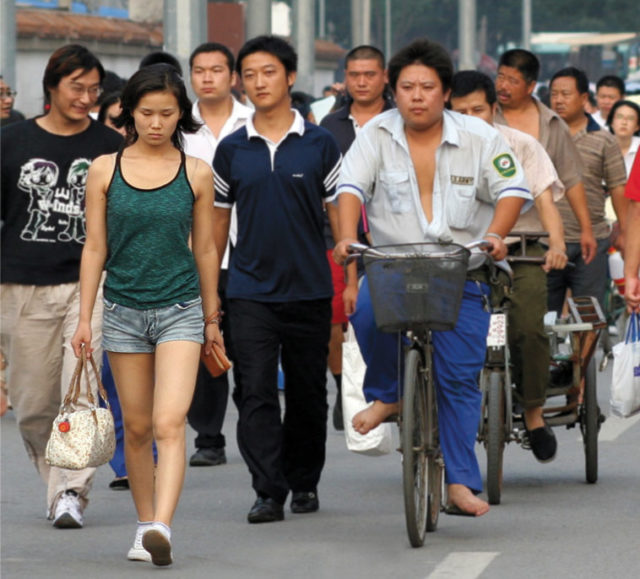 Street scene in Zhuzhou, Hunan province. Photo: Ernie Emop
